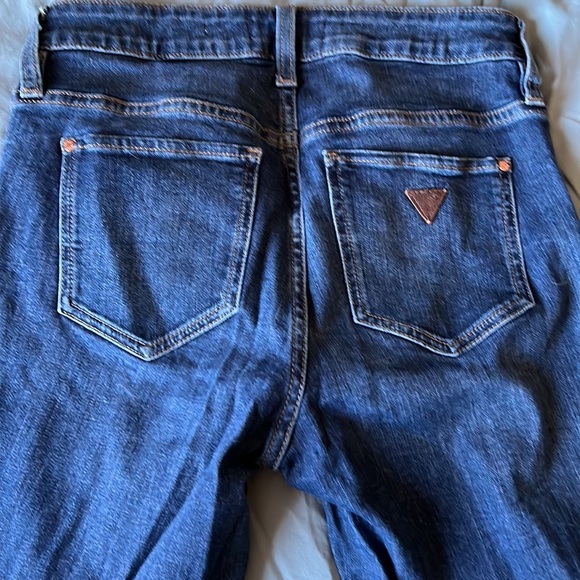 Guess Mid Rise skinny jeans - Picture 3 of 5